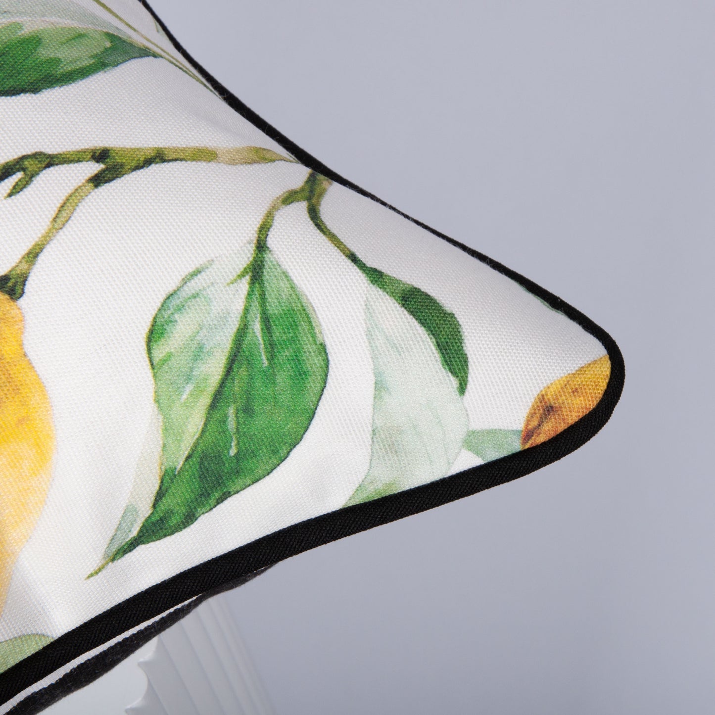 Outdoor Dekokissen 40 x 40 cm Zitronen, Rückseite schwarz-weiß gestreift