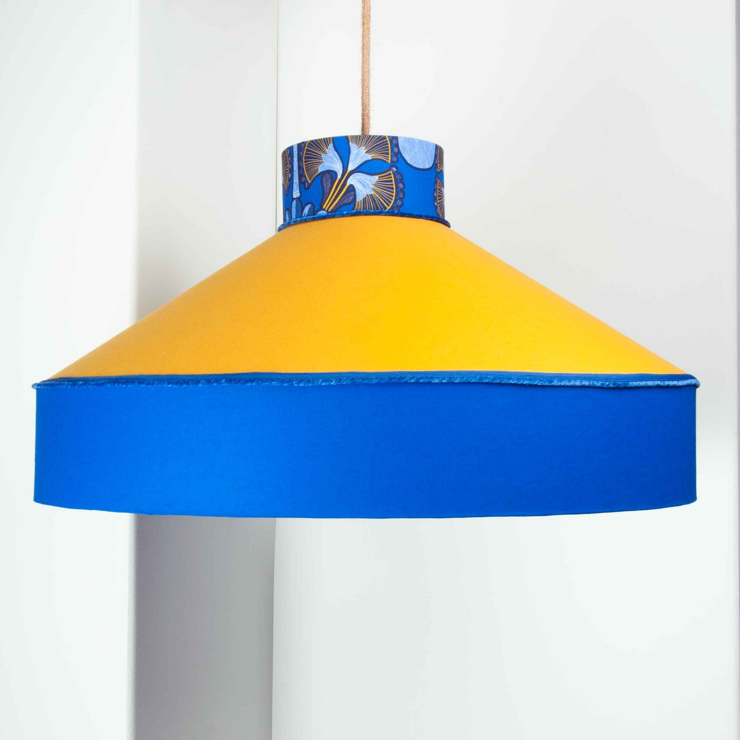 Lampenschirm-Stoff-Blau-Gelb-Afrohemian – Großer Trichterlampenschirm