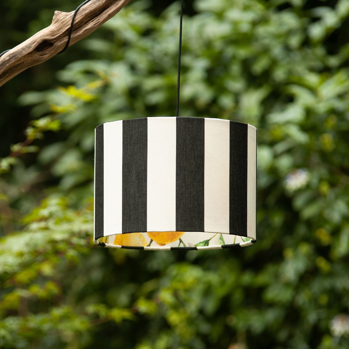 Outdoor Lampenschirm Gartenbeleuchtung Solarleuchte – schwarzweiß gestreift, Zitronen