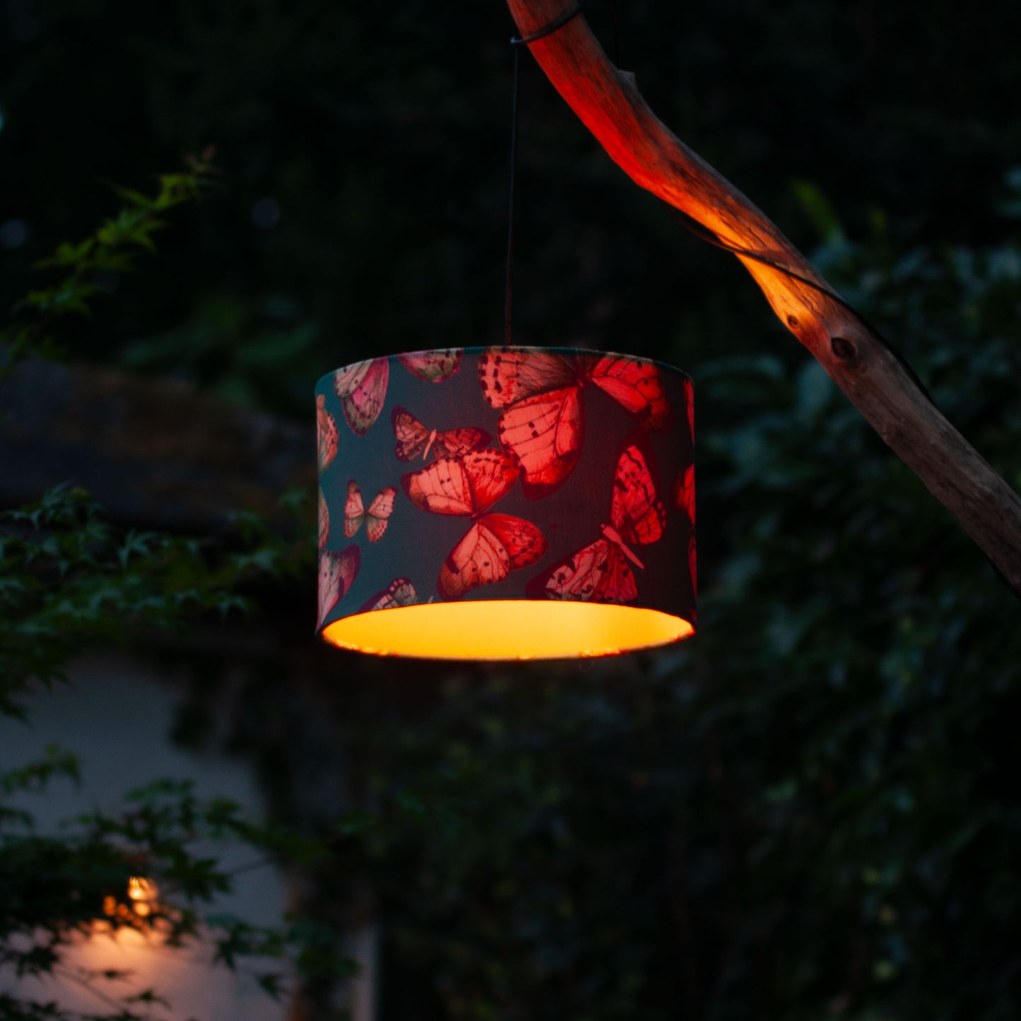 Outdoor Lampenschirm Gartenbeleuchtung Solarleuchte – Schmetterlinge, Innenstoff orange
