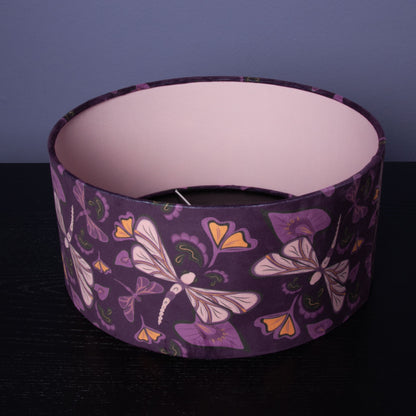 Lampenschirm Lila mit Libellen – Exklusives Design – Handgefertigt & einzigartig
