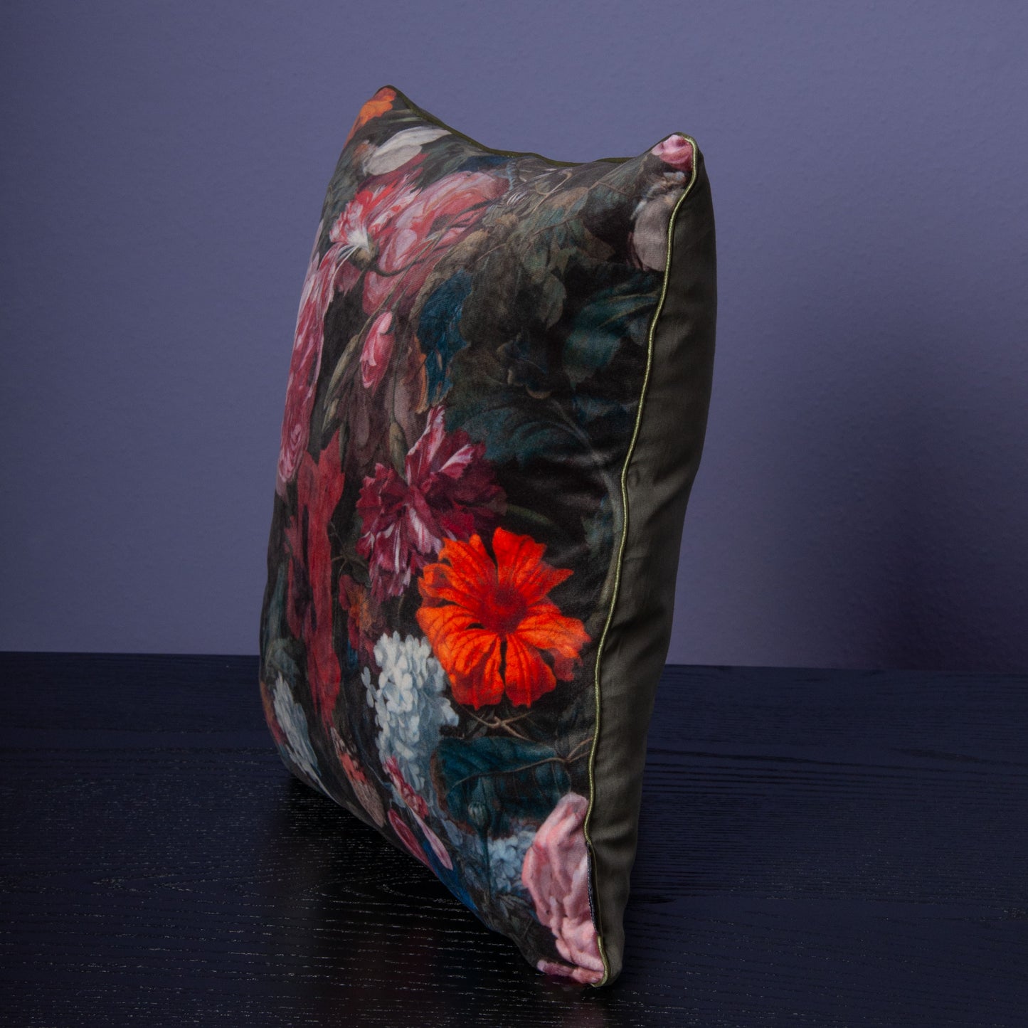 Dekokissen 40 x 40 cm Stoff Samt Blumen Floral, Rückseite Samt schwarz