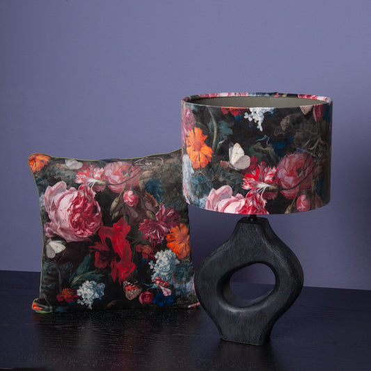 Lampenschirm Blumen Barock – Dunkler Stofflampenschirm mit opulentem Blumendesign