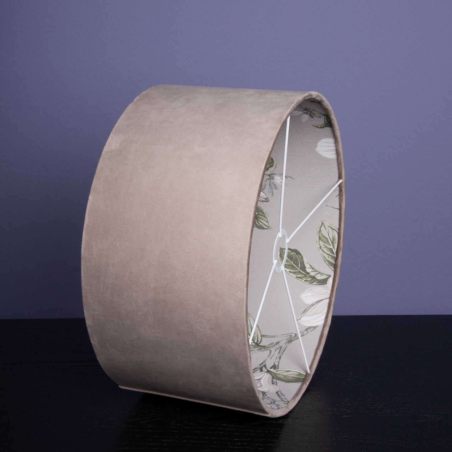 Lampenschirm Samt Beige – Florales Magnolien-Muster – Landhaus & Japandi Stil