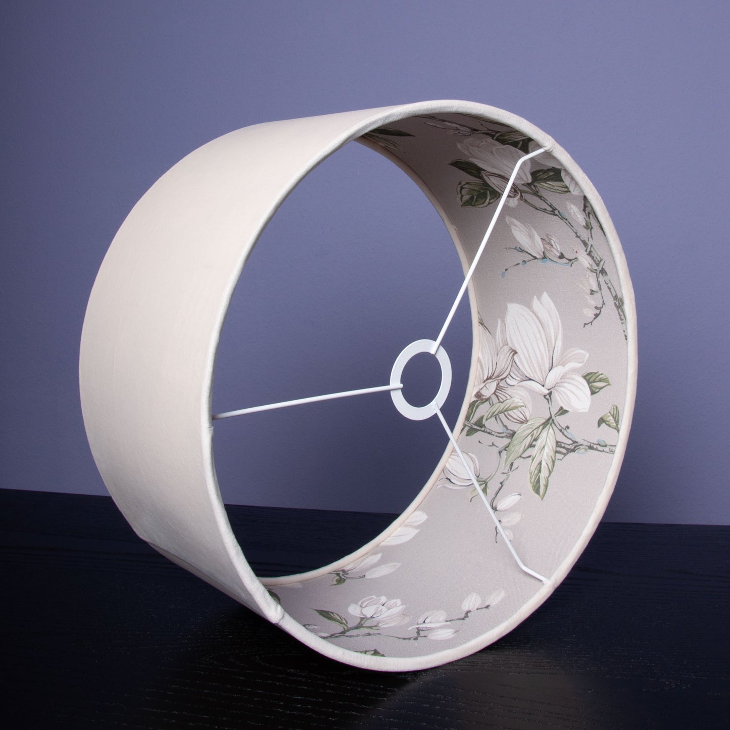 Lampenschirm Samt Creme Weiss – Florales Magnolien-Muster – Landhaus & Japandi Stil