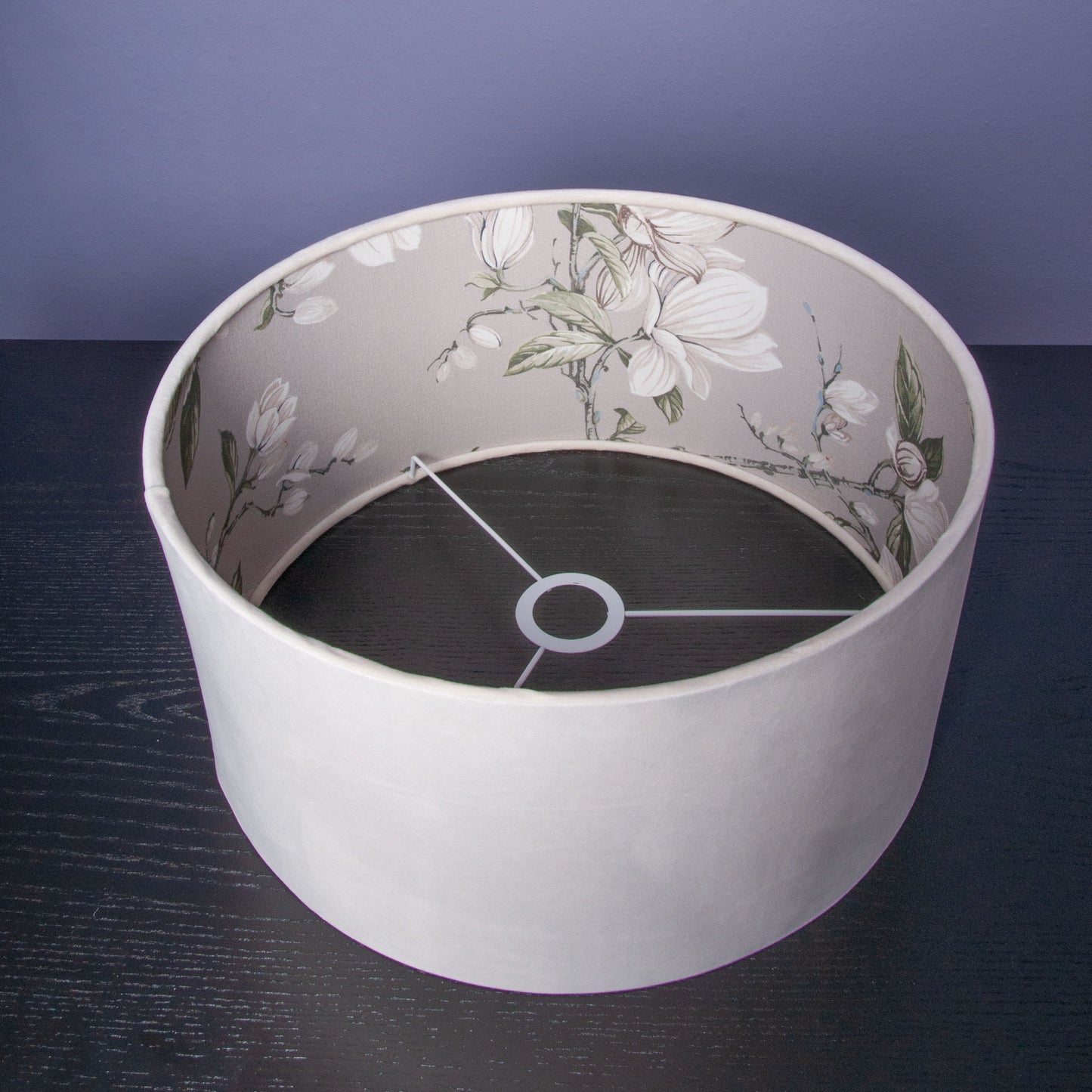 Lampenschirm Samt Creme Weiss – Florales Magnolien-Muster – Landhaus & Japandi Stil