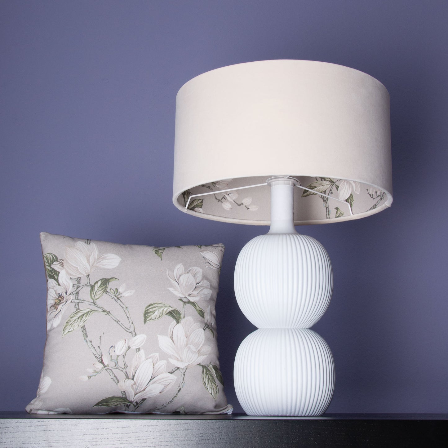 Lampenschirm Samt Creme Weiss – Florales Magnolien-Muster – Landhaus & Japandi Stil