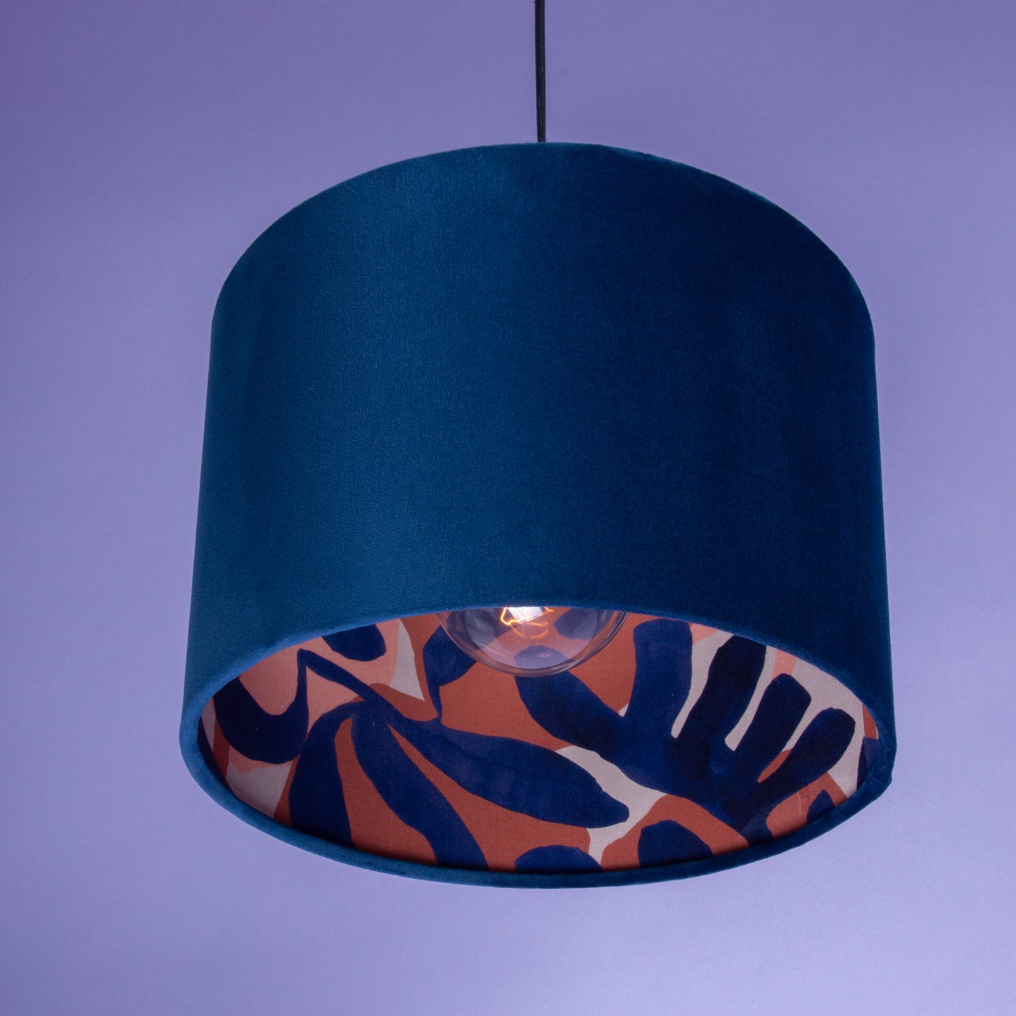 Lampenschirm Samt dunkelblau, Innenstoff Baumwollsatin Abstraktes Muster
