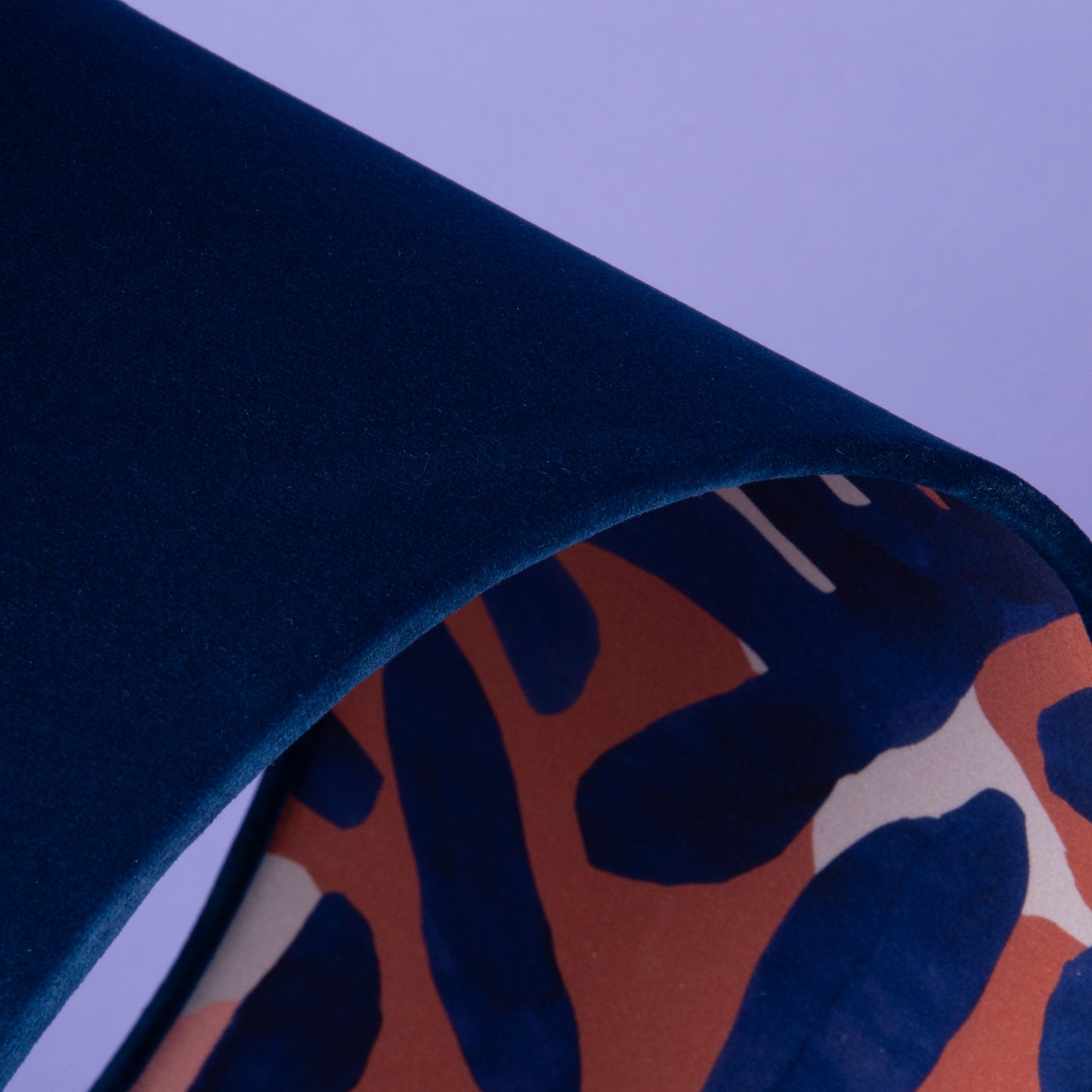 Lampenschirm Samt dunkelblau, Innenstoff Baumwollsatin Abstraktes Muster