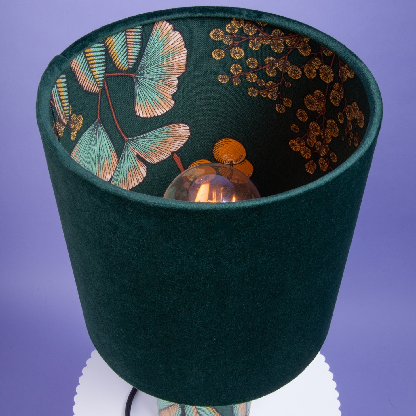 Tischleuchte Samt Sockel Ginkoblätter – Innen Musterstoff Floral