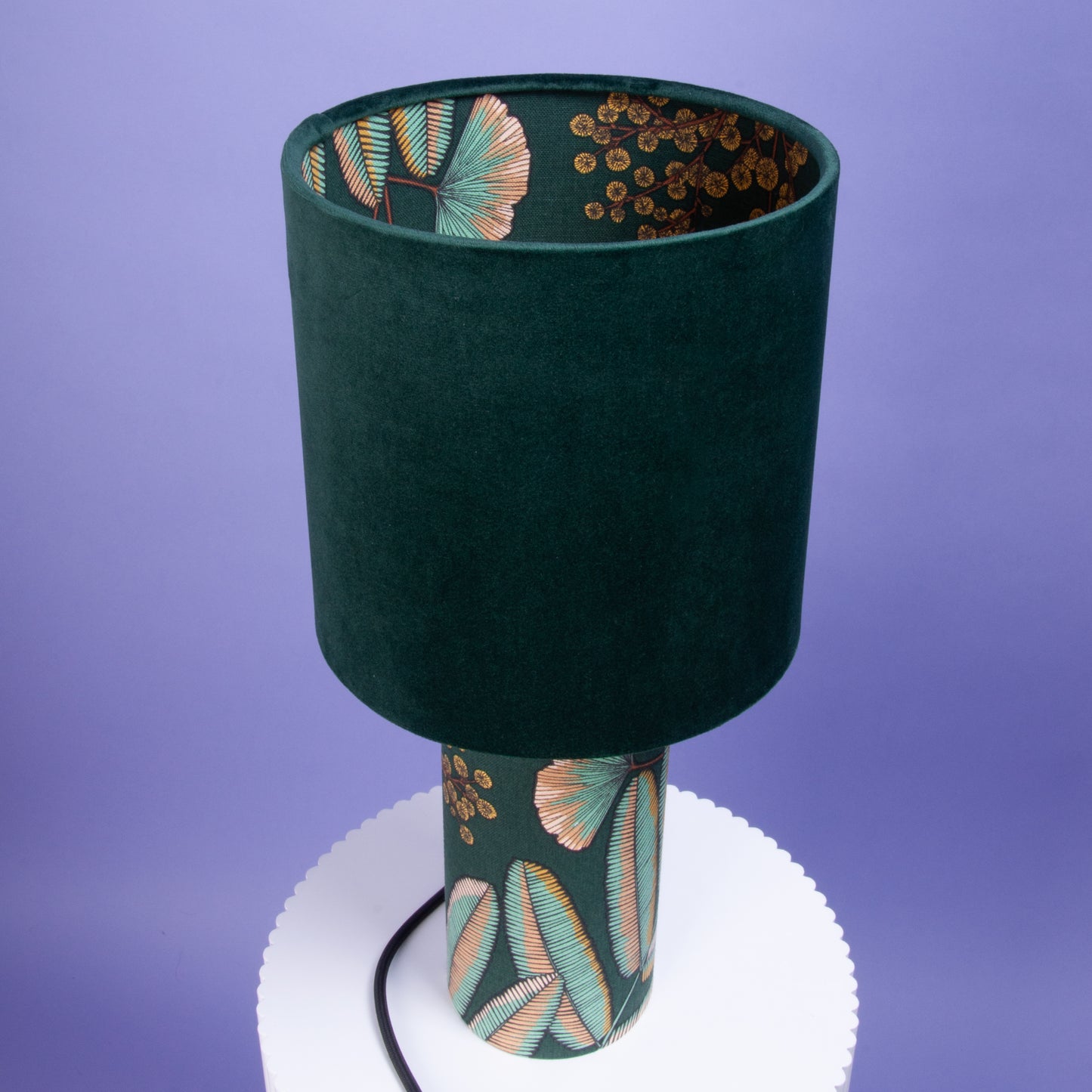 Tischleuchte Samt Sockel Ginkoblätter – Innen Musterstoff Floral