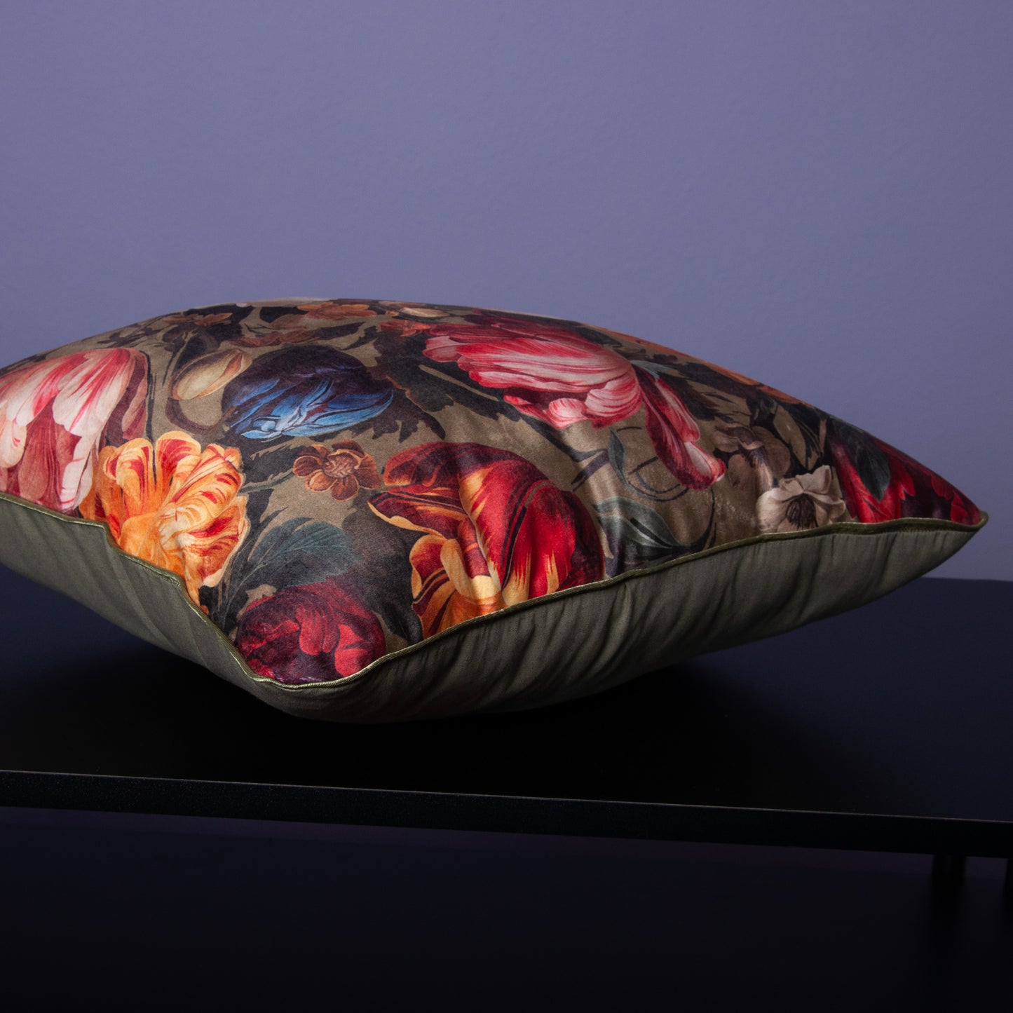 Dekokissen 40 x 40 cm Stoff Samtstoff mit Rosenmotiv Retro, Rückseite Baumwolle olive grün