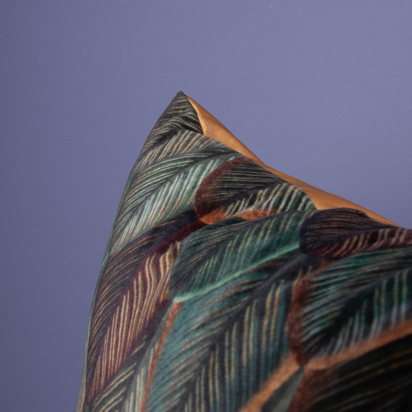 Dekokissen 40 x 40 cm Stoff Samt Blätterfächer Rückseite Polyester Gold