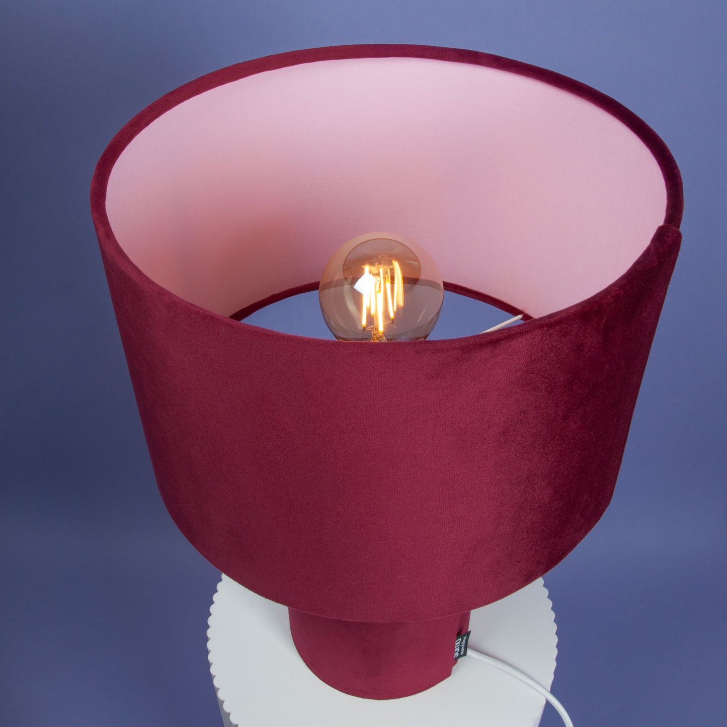 Table lamp Bordeaux Velvet - Handcrafted design lamp with pink inner fabric