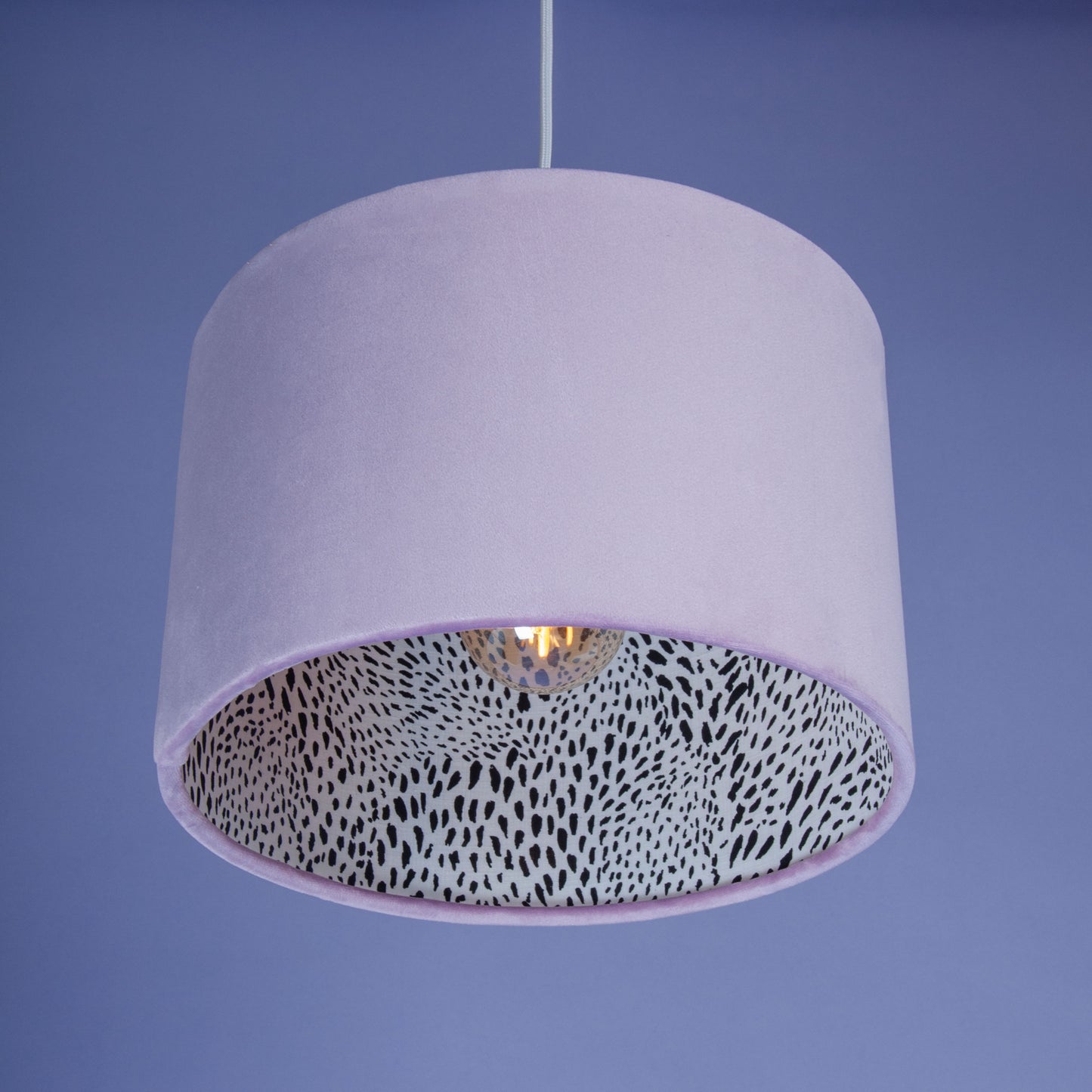 Lampenschirm Flieder Samt mit Muster innen – Design Hängelampe modern