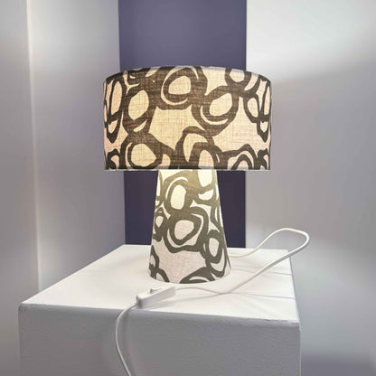 Tischleuchte „Organic Olive“ – Ruhiges Design mit modernem Kunstcharakter