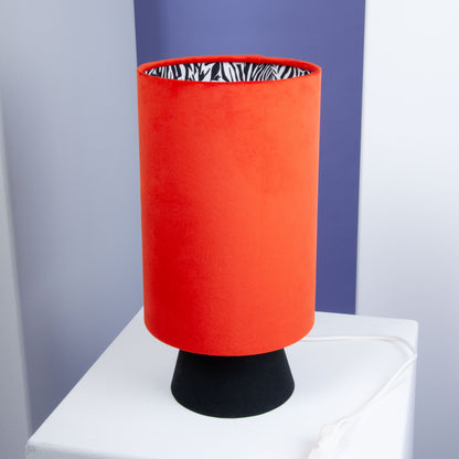 Tischleuchte „Zebra Flame“ – Mutiges Design trifft auf luxuriöse Eleganz
