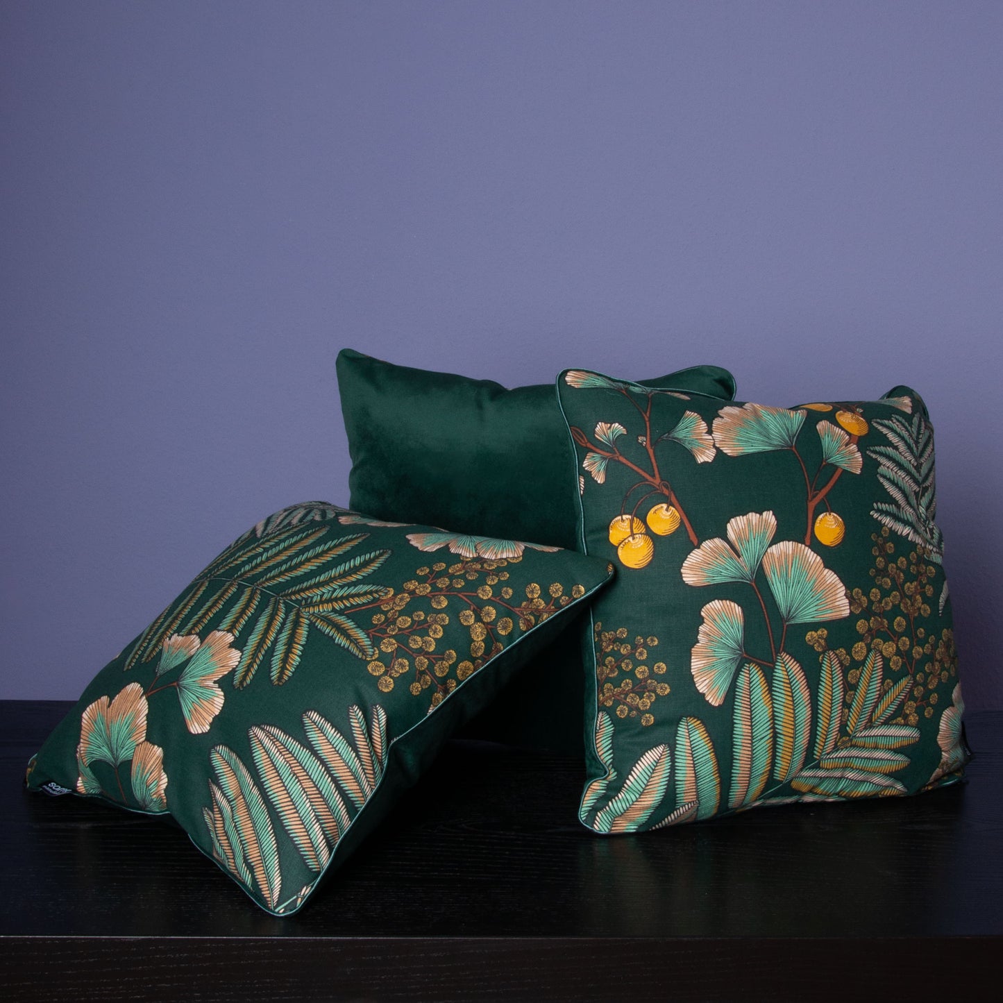 Dekokissen 40 x 40 cm Stoff Baumwollstoff grüne Blätter Floral, Rückseite grüner Samt