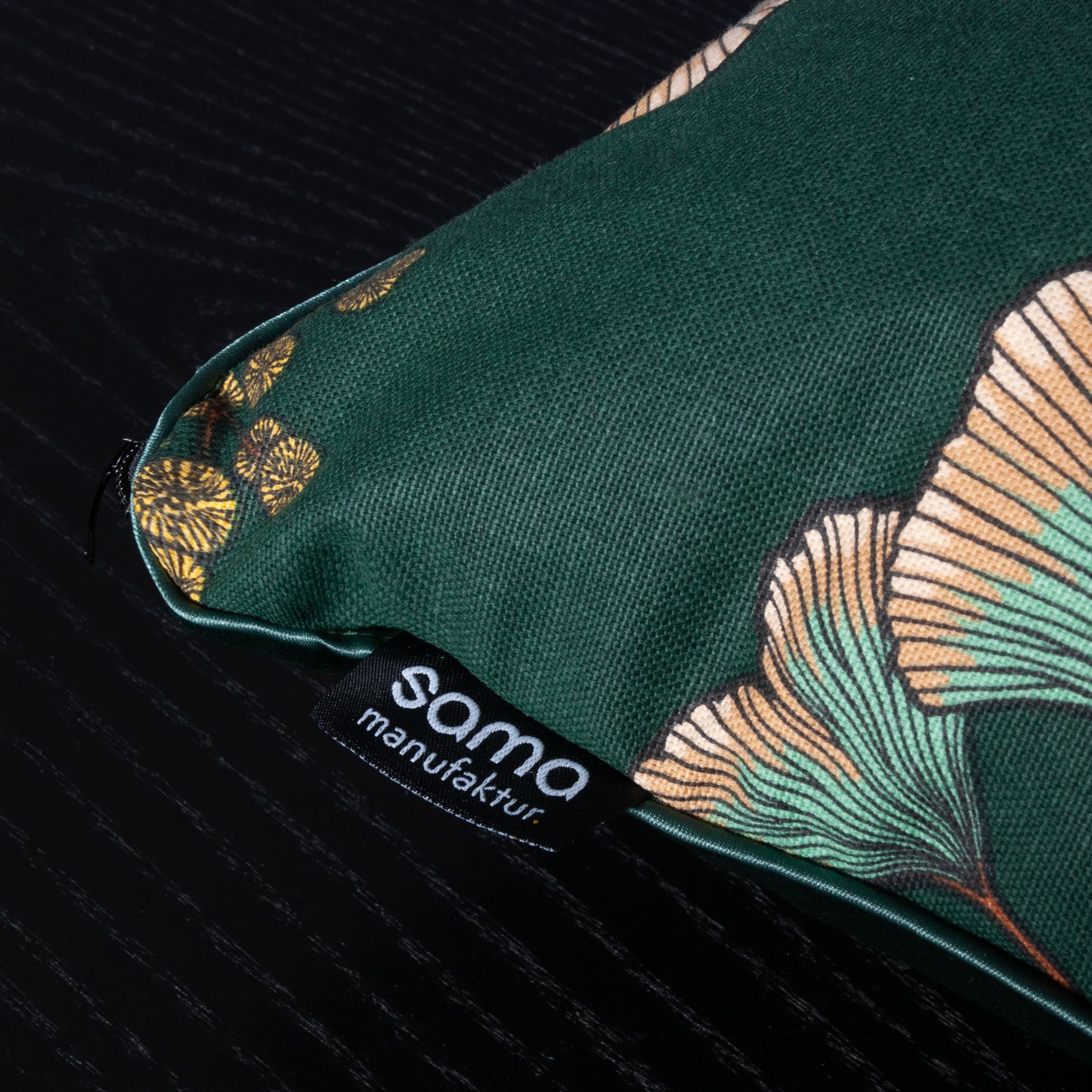 Dekokissen 40 x 40 cm Stoff Baumwollstoff grüne Blätter Floral, Rückseite grüner Samt