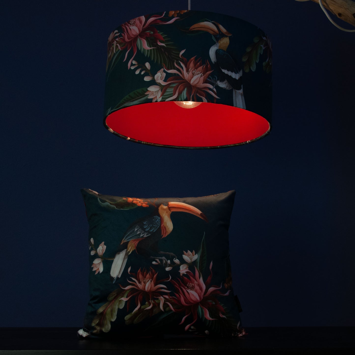 Lampenschirm Samt Blaugrau – Tropisches Tukan-Muster – Stofflampenschirm für Hänge- & Stehlampen
