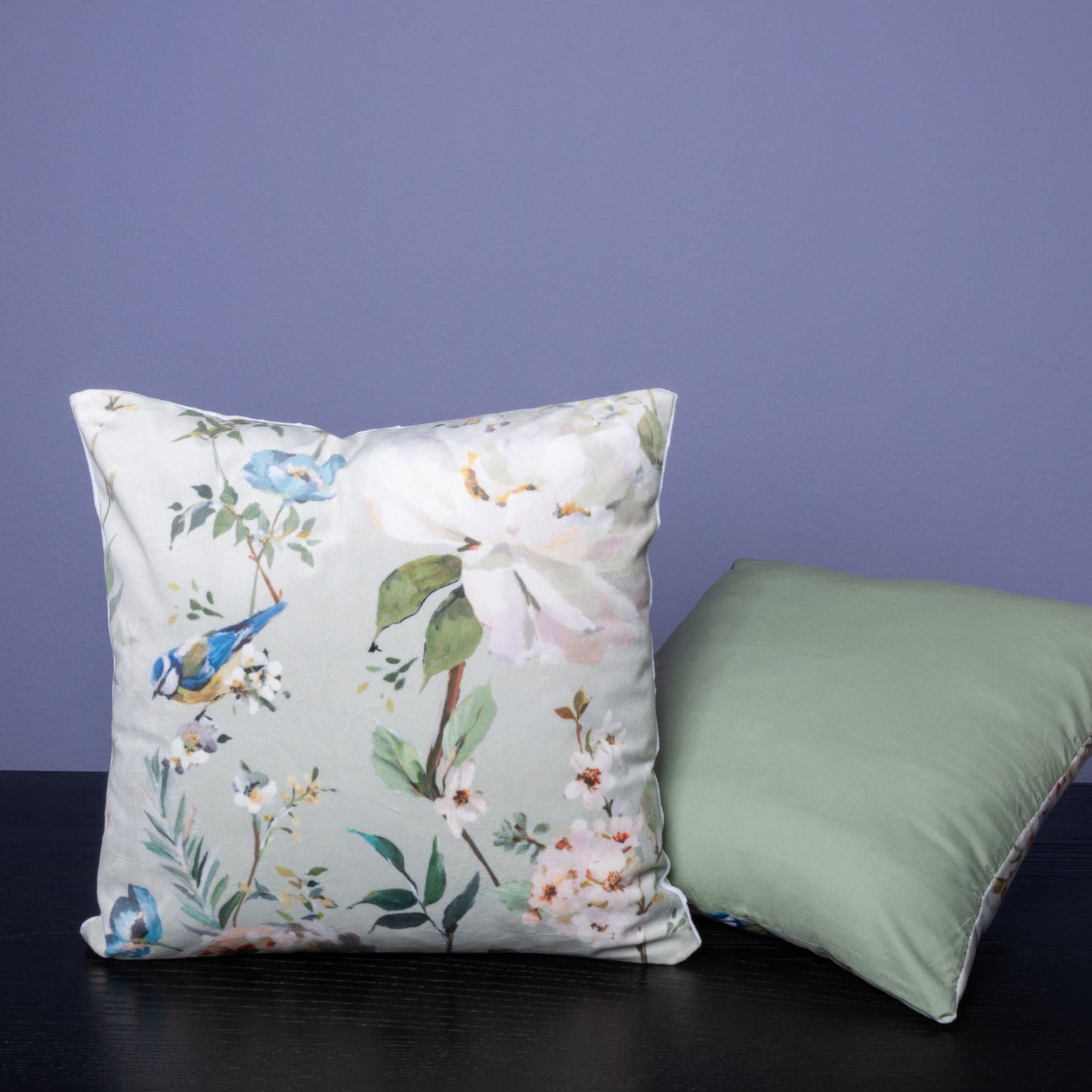Dekokissen 40 x 40 cm Stoff Samt Blaumeisen Blumen Rückseite Baumwollstoff Mint Grün