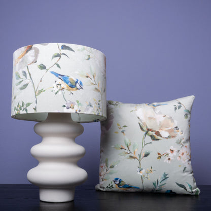 Lampenschirm Mint mit Blaumeisen & Blumen – Romantischer Stofflampenschirm im Landhausstil