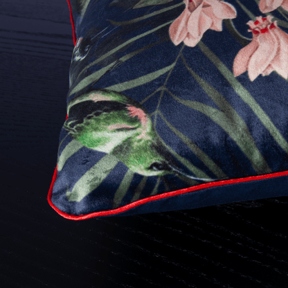 Dekokissen 40 cm x 40 cm Samt, Dschungelmotiv Dunkelblau mit exotischen Vögeln & Blüten