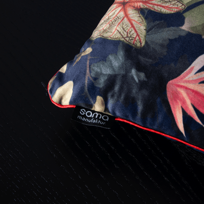 Dekokissen 40 cm x 40 cm Samt, Dschungelmotiv Dunkelblau mit exotischen Vögeln & Blüten