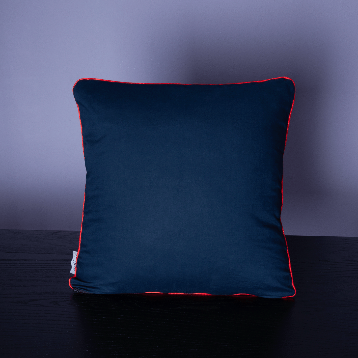 Dekokissen 40 cm x 40 cm Samt, Dschungelmotiv Dunkelblau mit exotischen Vögeln & Blüten