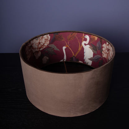 Lampenschirm Braun mit Storch-Muster – Warme Naturtöne für gemütliches Ambiente – Handgefertigter Stofflampenschirm