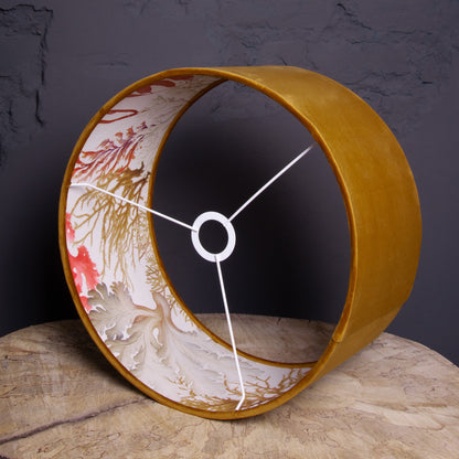 Lampenschirm Karamell mit Korallen – Maritimer Stofflampenschirm – Strandhaus & Küstenflair für dein Zuhause