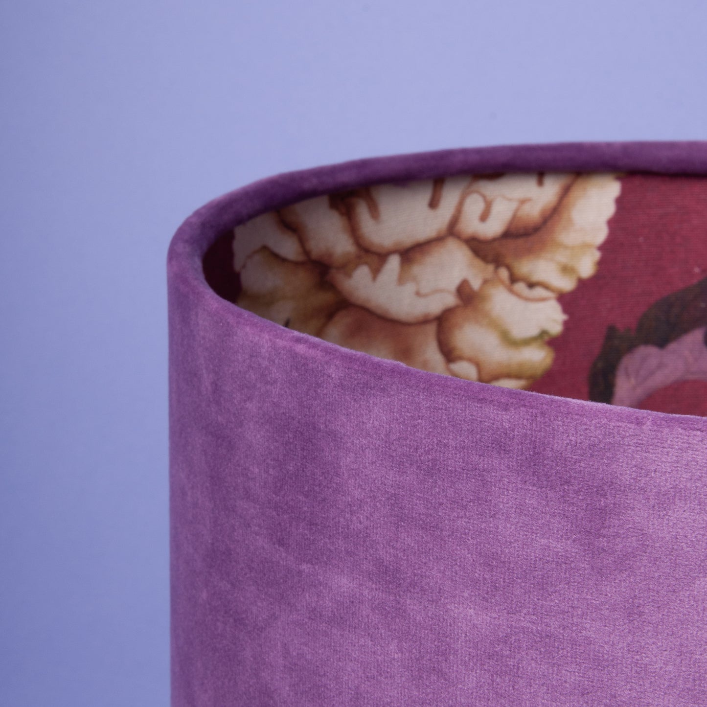 Lampenschirm Lila mit Storch-Motiv – Exotische Eleganz für dein Zuhause – Handgefertigter Stofflampenschirm