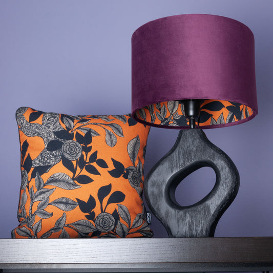 Lampenschirm Samt Lila – Grafisches Rosenmuster innen – Statement-Lampenschirm mit Boho-Charme