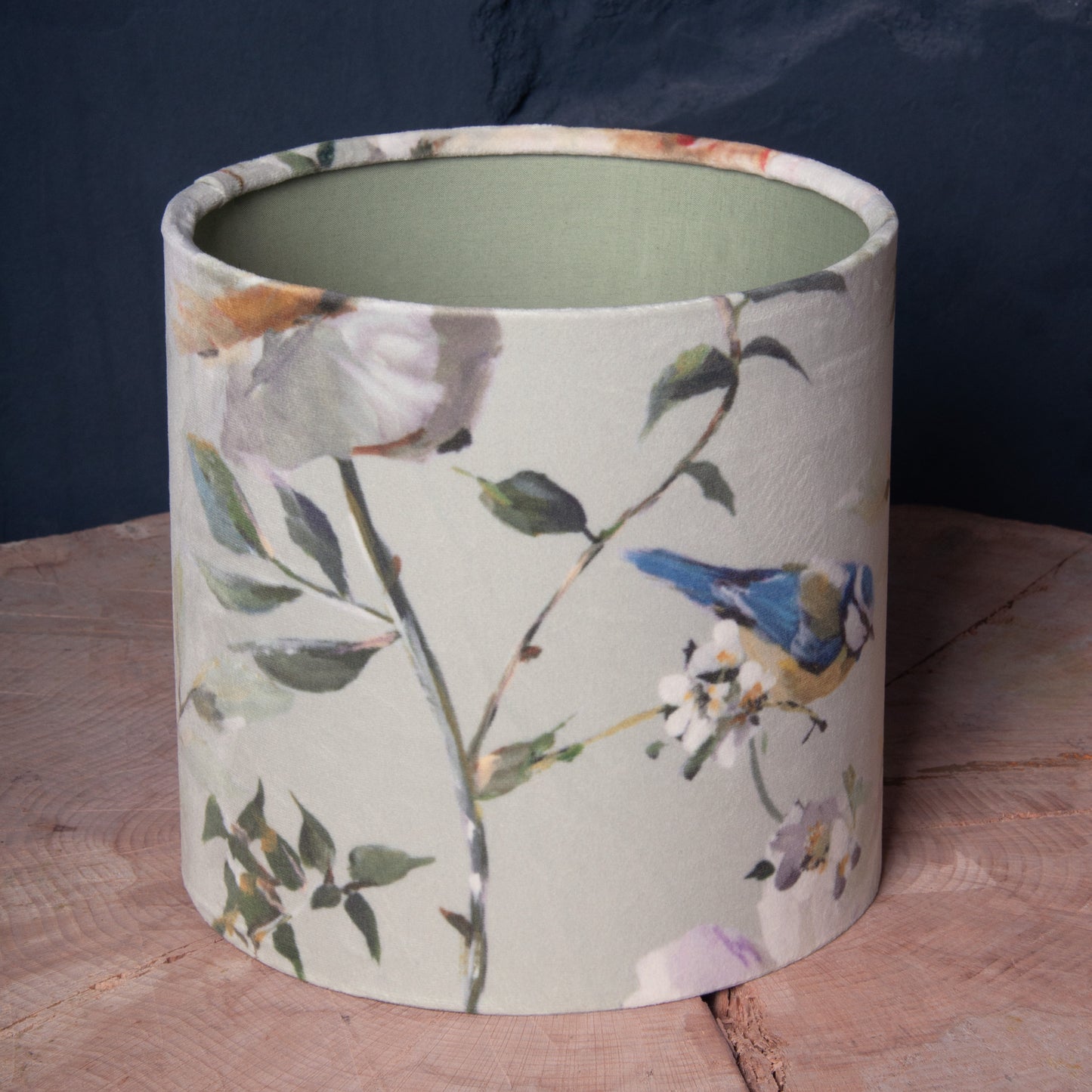 Lampenschirm Mint mit Blaumeisen & Blumen – Romantischer Stofflampenschirm im Landhausstil