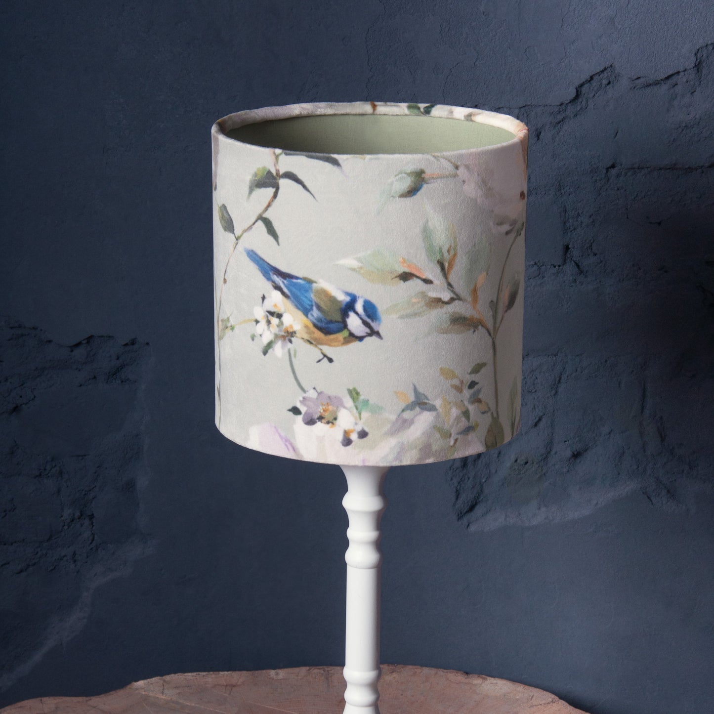 Lampenschirm Mint mit Blaumeisen & Blumen – Romantischer Stofflampenschirm im Landhausstil