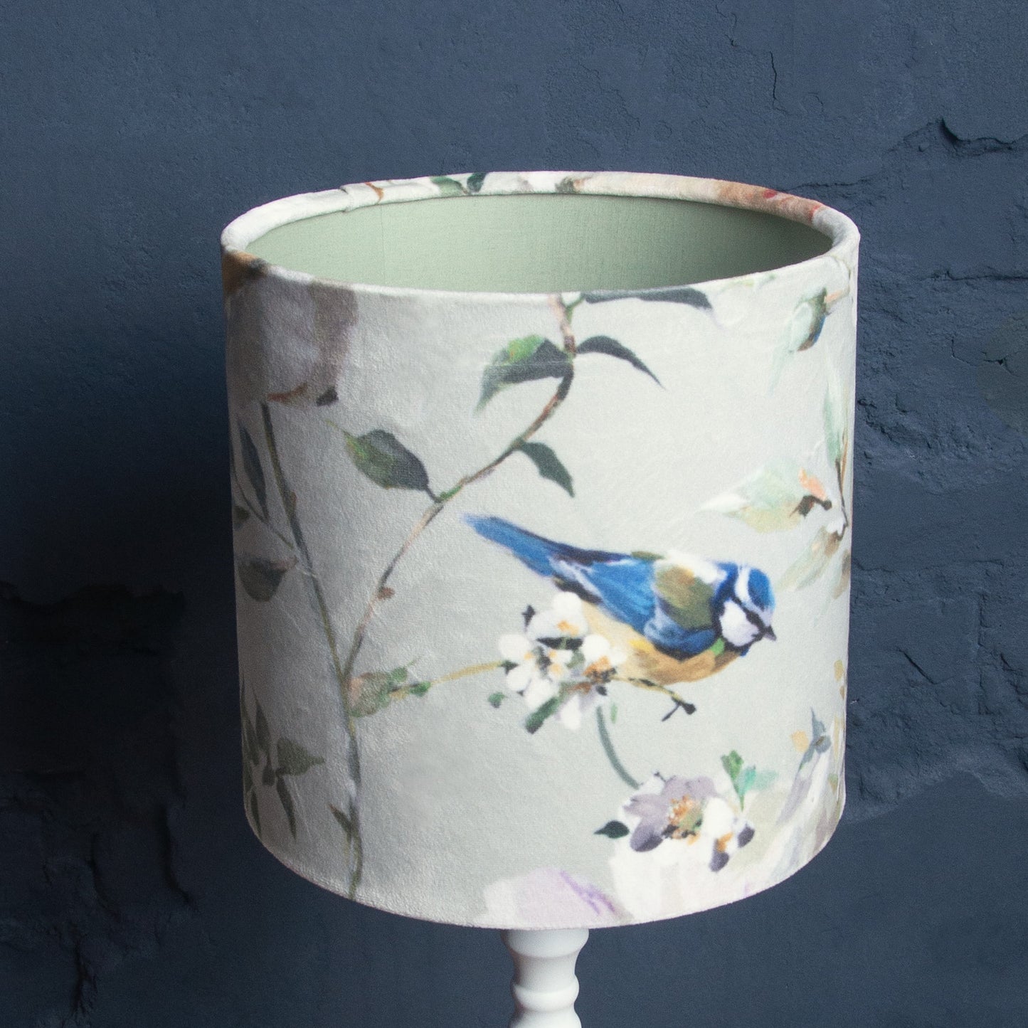 Lampenschirm Mint mit Blaumeisen & Blumen – Romantischer Stofflampenschirm im Landhausstil