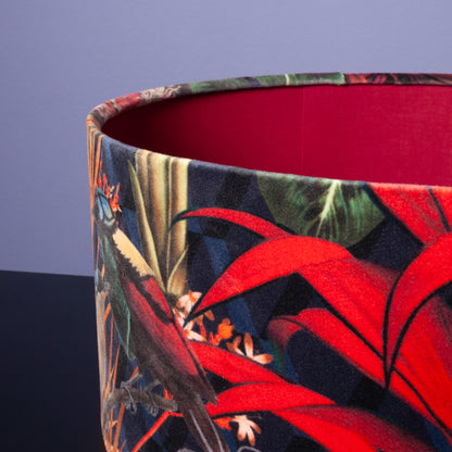 Lampenschirm Exotisches Dschungelmuster – Innen Rot – Tropischer Stofflampenschirm für Hänge- & Stehlampen